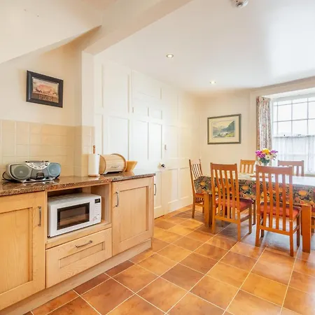 4 Bed In Ambleside Oc-Lr082 بيت للعطل *