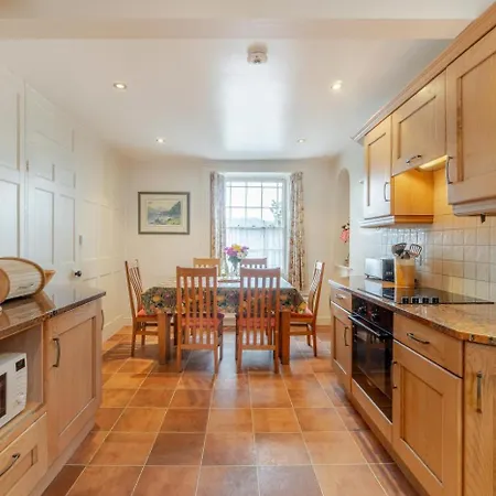 4 Bed In Oc-lr082 Vakantiehuis